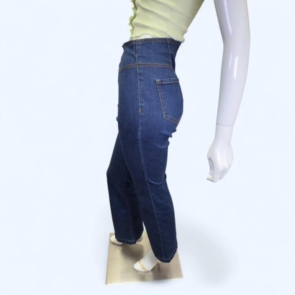 High rise Y2K inspired medium wash flare jeans - Picture 3 of 8